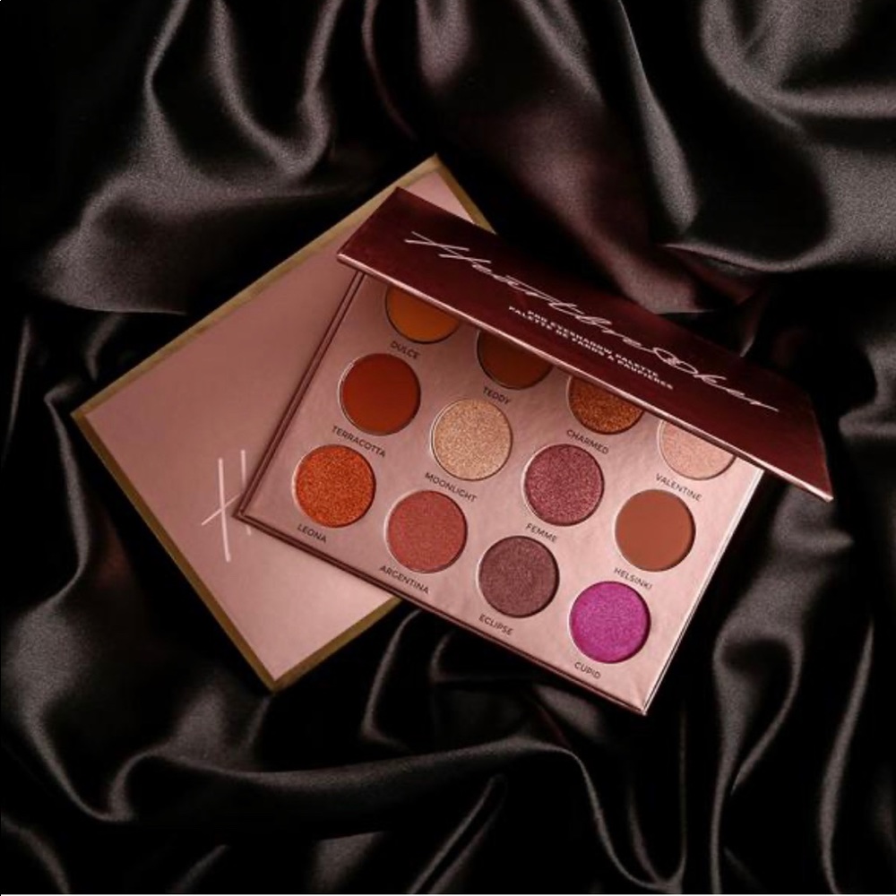 Eye shadow palette.  Rincón “Heartbreak”